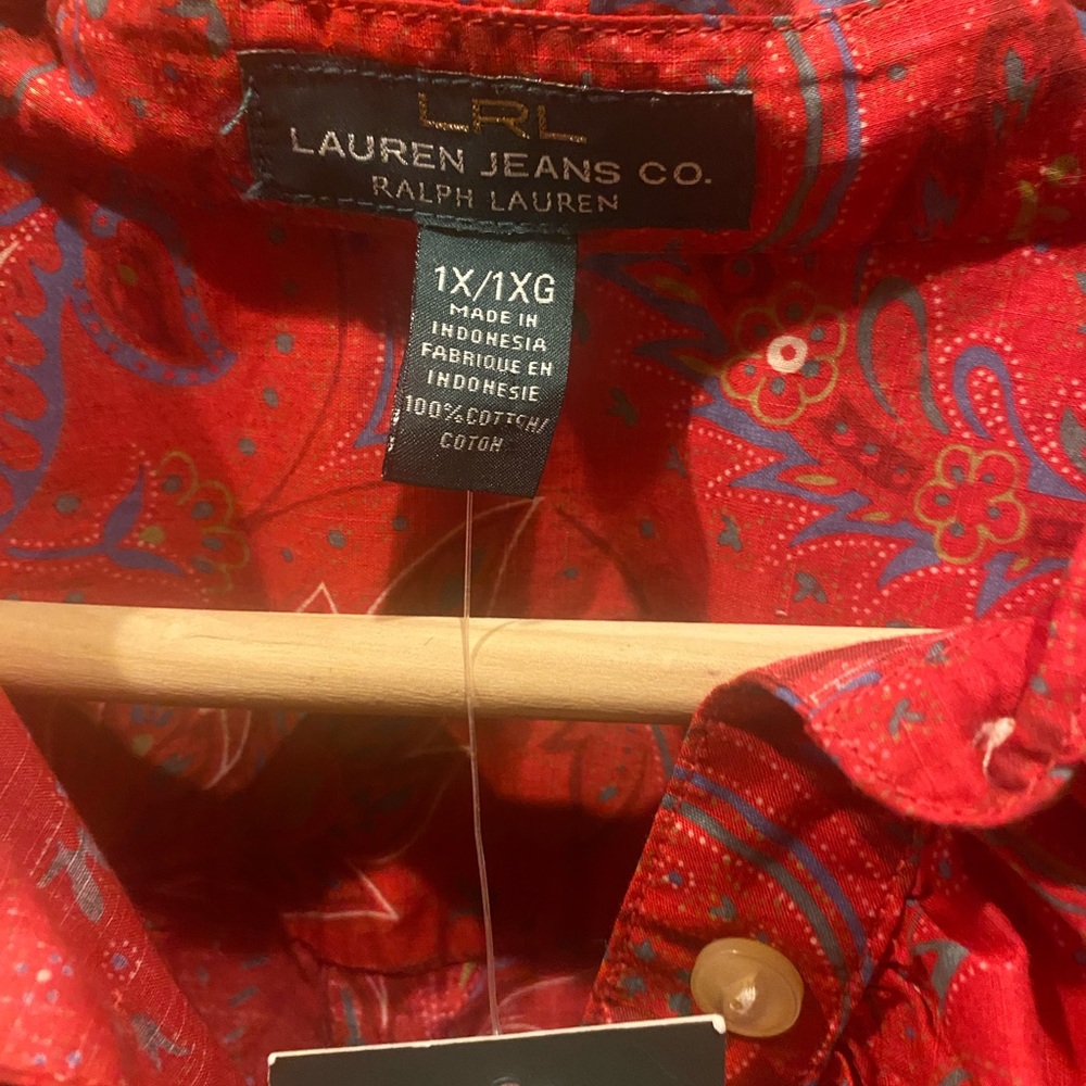 Red Ruffle Paisley button down top Super trendy - Picture 4 of 4